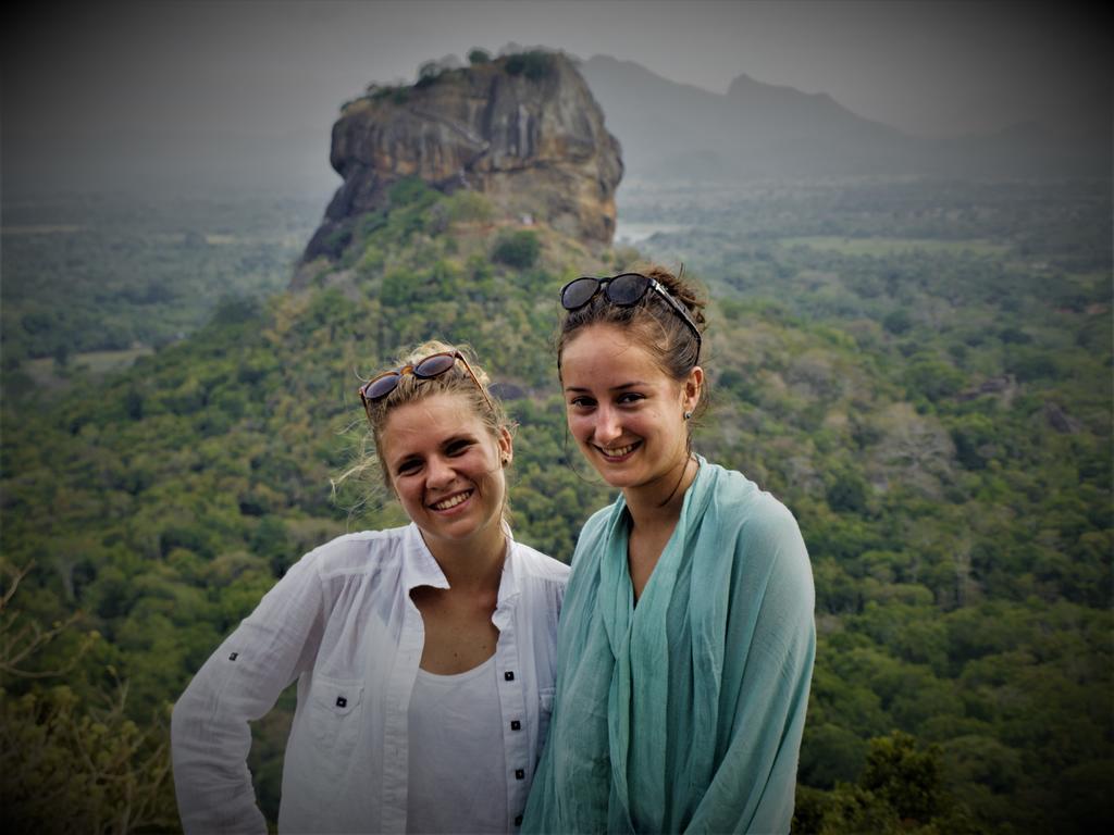 Gangadiya Lodge Sigiriya Bagian luar foto